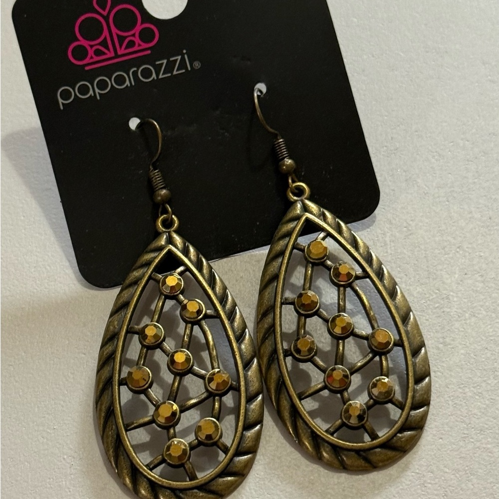 NWT. Paparazzi Brass Teardrop Earrings